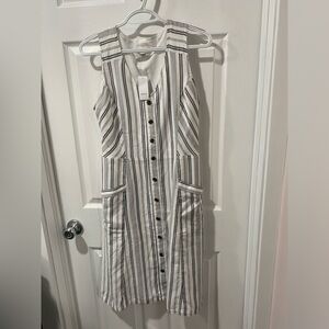 NWT Loft outlet women’s sleeveless dress, blue white stripe, coastal.  Size 6